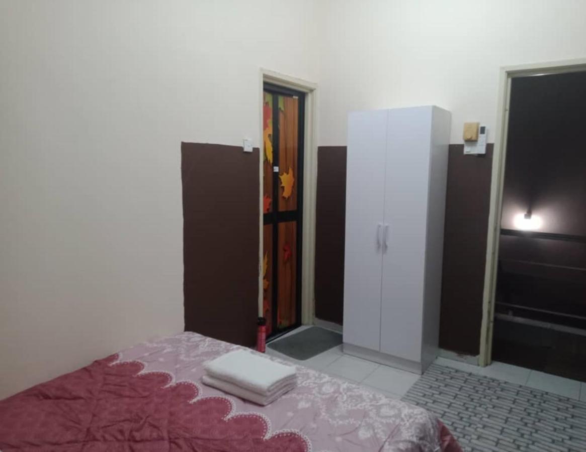 Ilham Homestay Kuantan Exterior photo